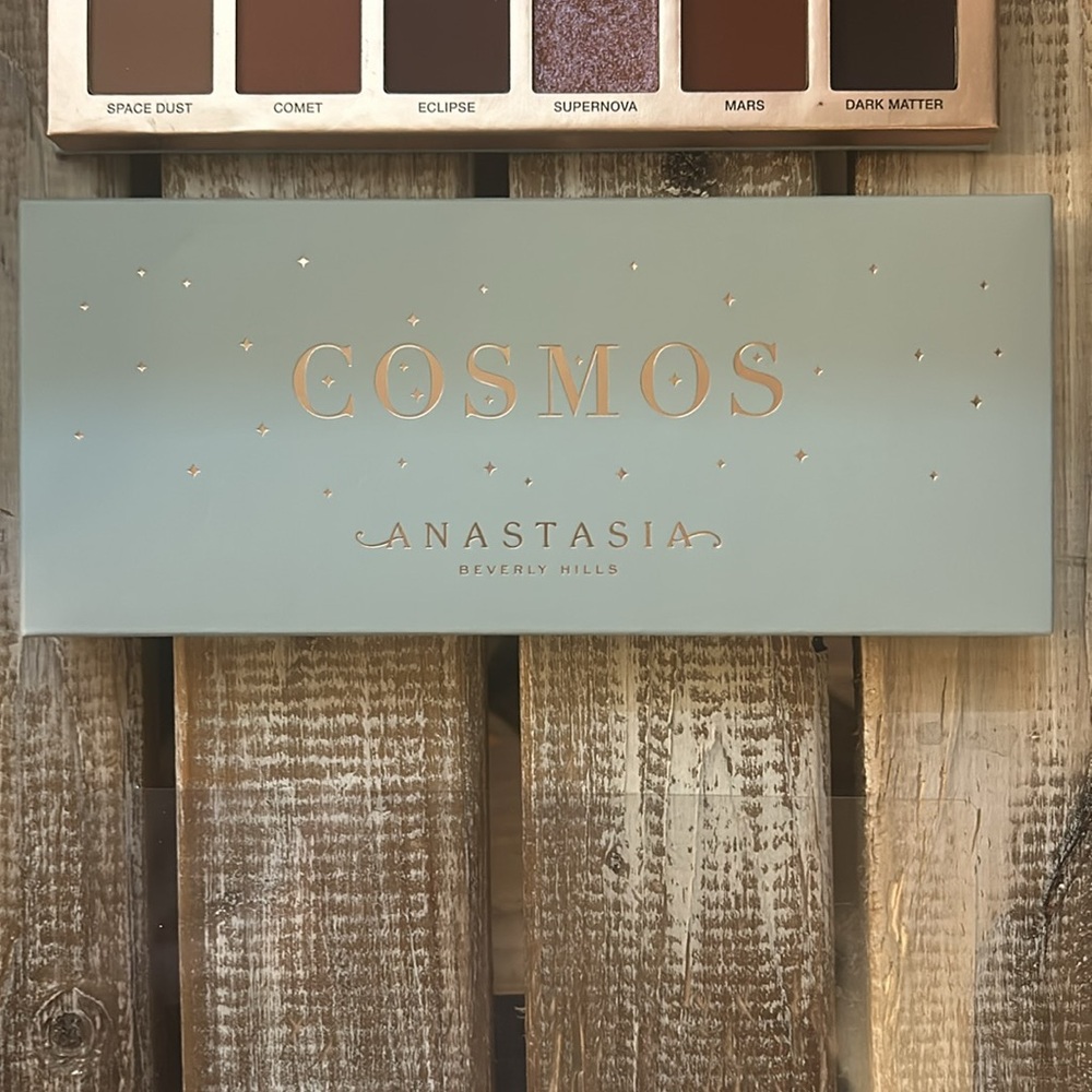 Anastasia Beverly Hills Cosmos Eyeshadow Palette
Tried one color once - Picture 3 of 6